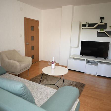 Cinema Vardar Apartment Skopje Ngoại thất bức ảnh