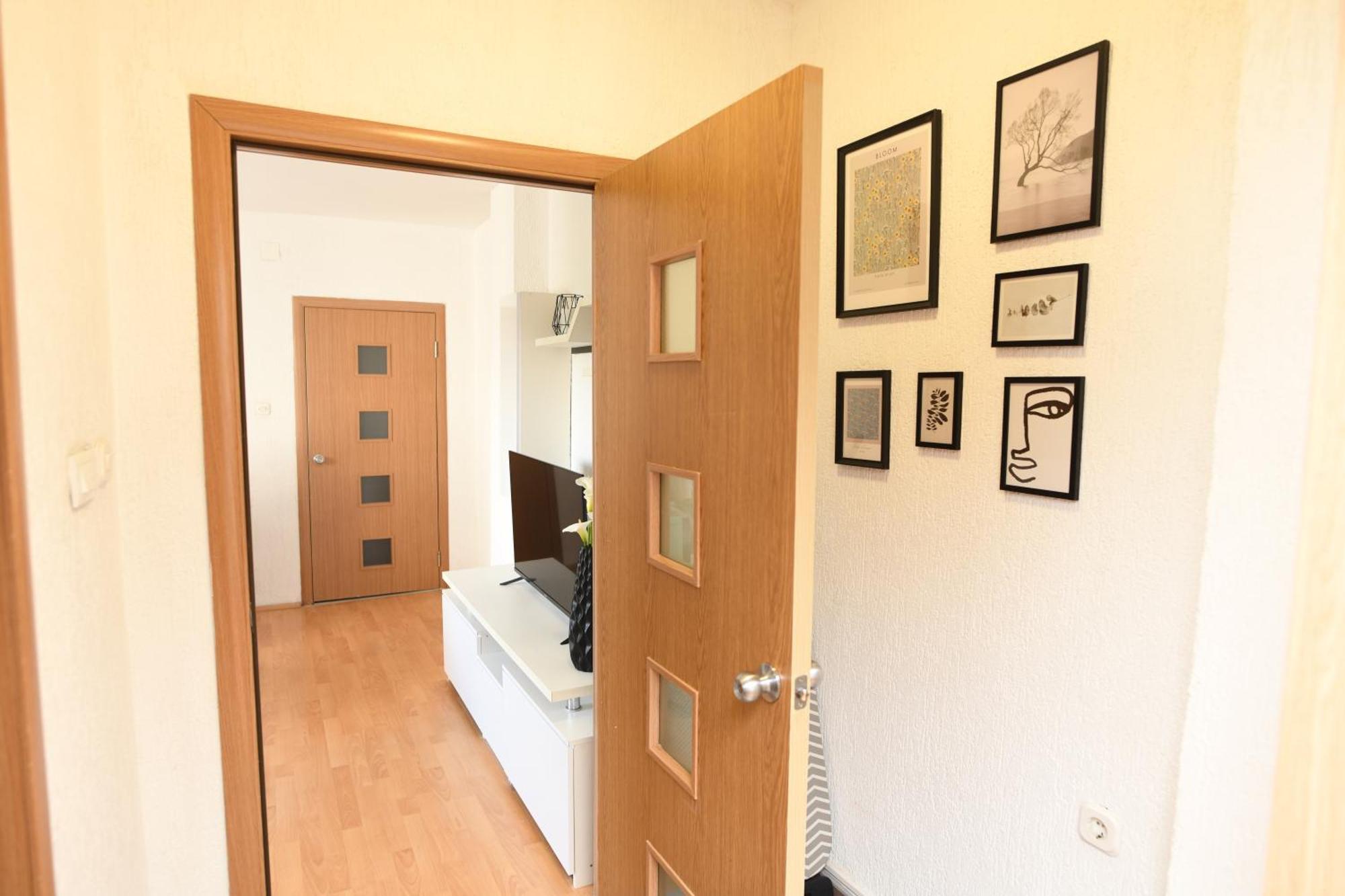 Cinema Vardar Apartment Skopje Ngoại thất bức ảnh