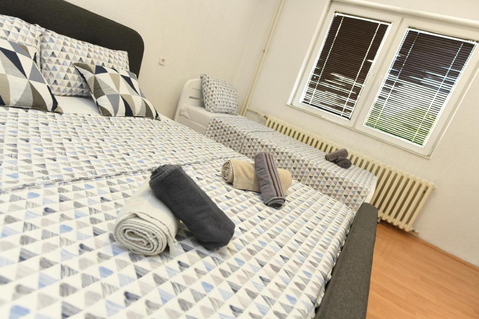 Cinema Vardar Apartment Skopje Ngoại thất bức ảnh