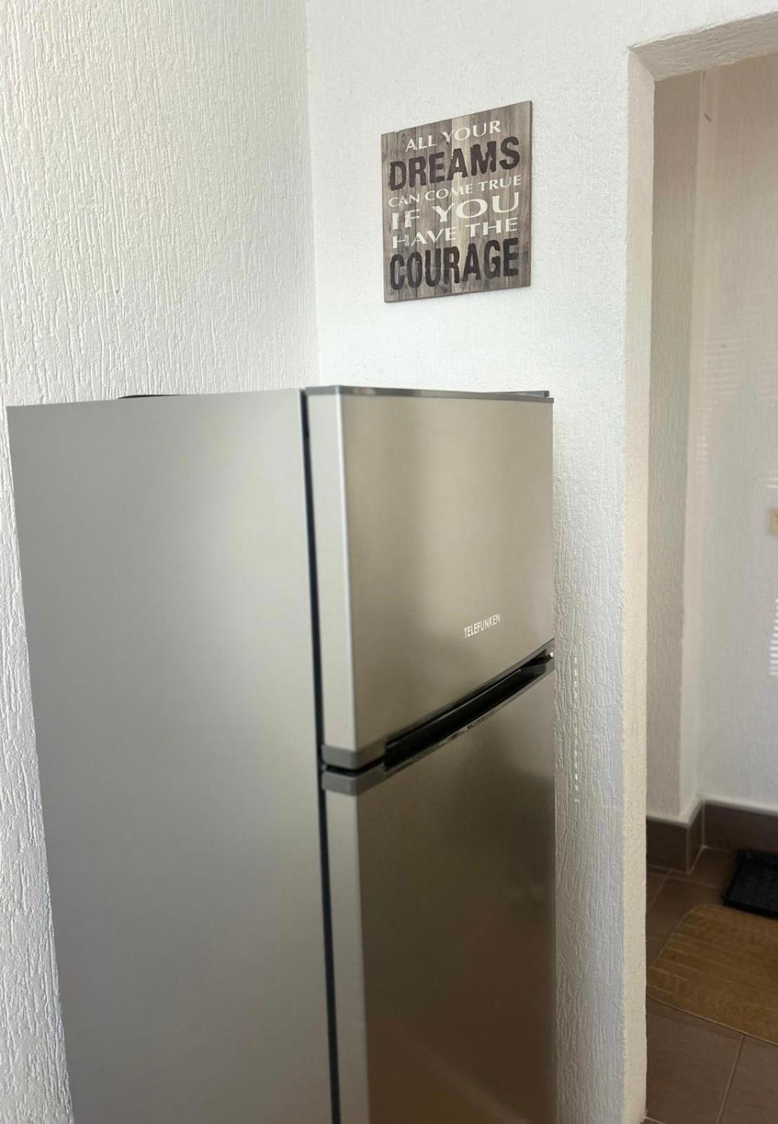 Cinema Vardar Apartment Skopje Ngoại thất bức ảnh
