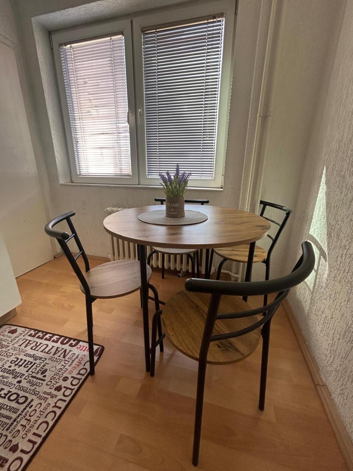Cinema Vardar Apartment Skopje Ngoại thất bức ảnh