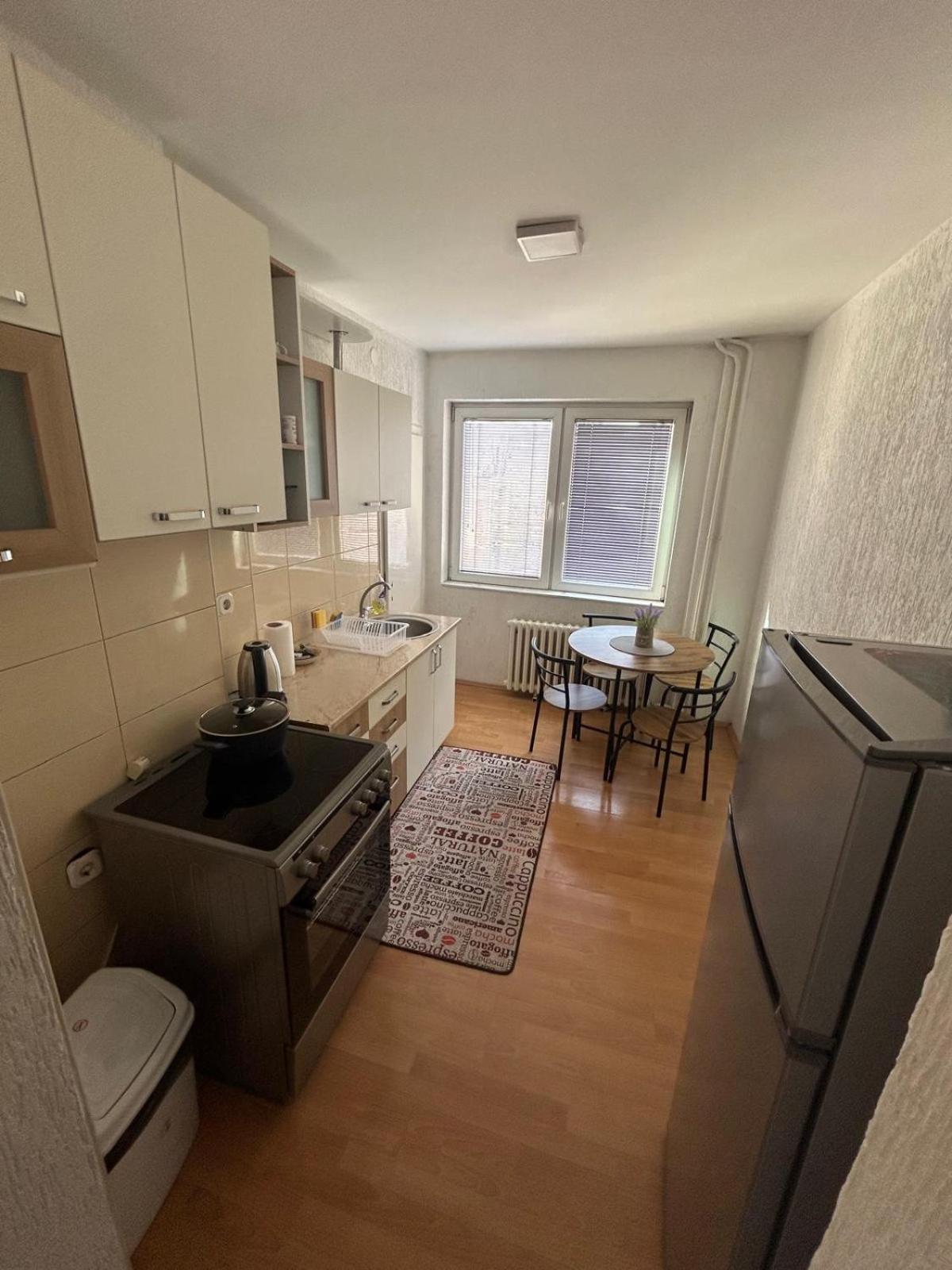 Cinema Vardar Apartment Skopje Ngoại thất bức ảnh
